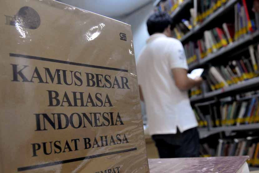 Hilangnya Aturan dan Kaidah Bahasa Indonesia di Media Sosial<i> (Memperingati Hari Sumpah Pemuda) </i>