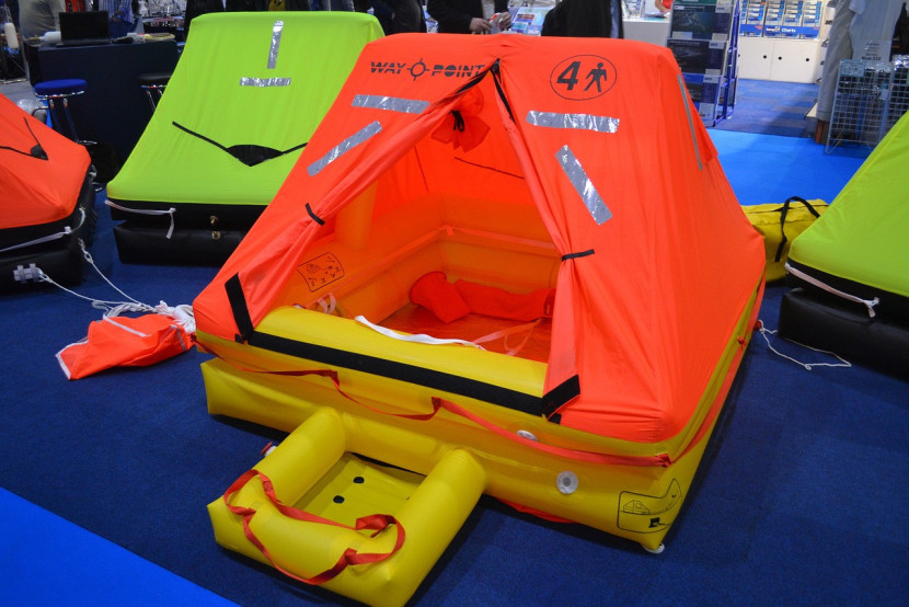 Conton life raft di kapal. Sumber:Pixabay