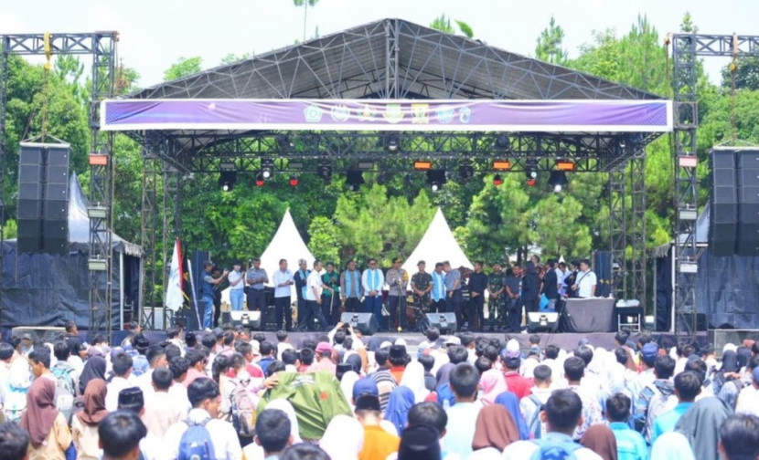 Deklarasi dan gebyar Festival Seni Anti Narkoba serta pengukuhan Relawan Anti Narkoba di Lapangan Setukpa Lemdiklat Polri Kota Sukabumi, Rabu (30/10/2024).