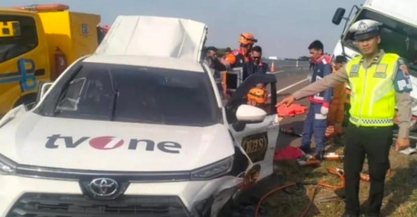 Mobil tvOne ringsek saat mengalami kecelakaan di Jalan Tol Jakarta – Pemalang KM 315, Kamis, (31/10/2024). (Foto: Dok Ruzka Indonesia)