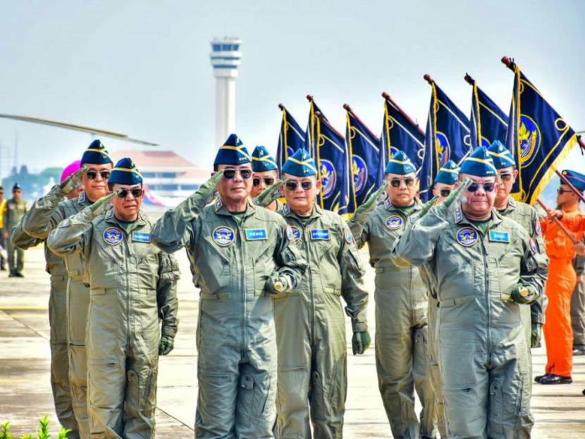 Sebelas Pati penerima Brevet Kehormatan Penerbangan TNI AL. Foto: TNI AL