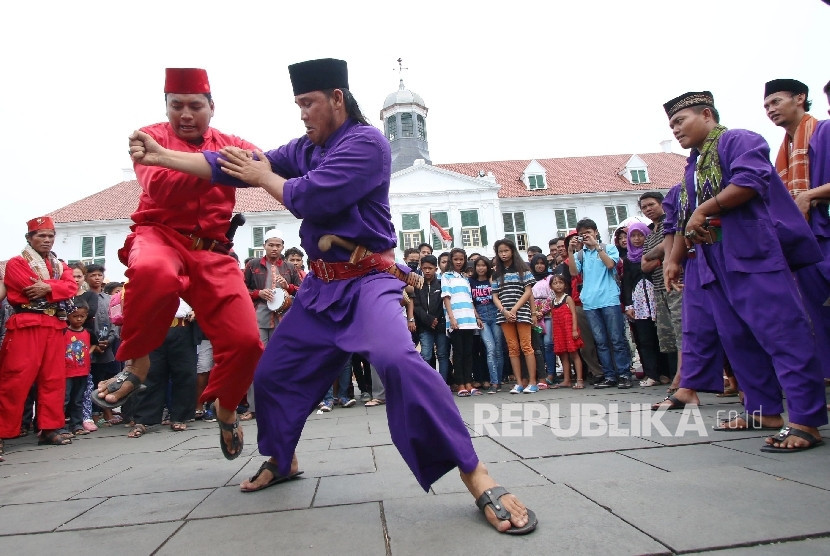 Ilustrasi Pencak Silat Betawi. Foto: Antara/Rivan Awal Lingga