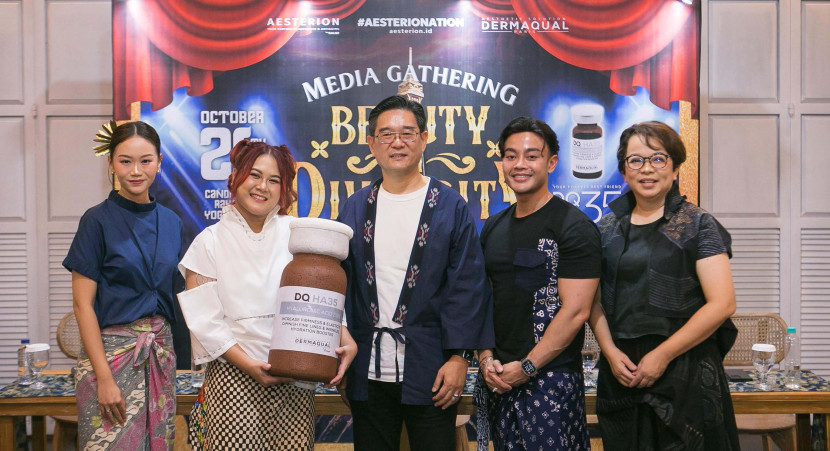 Di sela media gathering skin booster DQHA 35 di Yogyakarta, tampak hadir dr. Della Sulamita - Medical Manager PT Kalbe Farma Tbk., Meilda Ayu Bathini, Product Manager PT Kalbe Farma Tbk., Mulia Lie, Direktur PT Kalbe Farma Tbk., dr. Dikky Prawiratama, M.Sc.Sp.DVE, dan Imelda Julianingsi, Group Marketing Head PT Kalbe Farma Tbk. (Foto: Dok RUZKA INDONESIA)