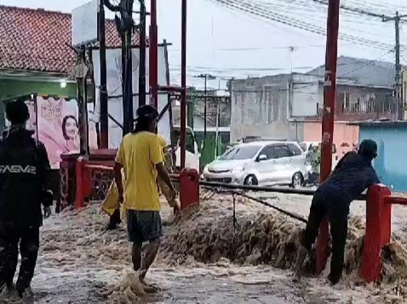 62 Titik Dilanda Bencana, Pj Wali Kota Sukabumi Turun Langsung ke Lapangan