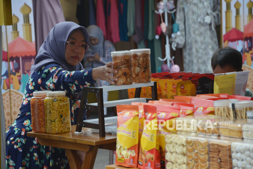 Branding yang kuat merupakan faktor utama dalam pengelolaan bisnis UMKM untuk tampil lebih profesional dan menarik perhatian lebih banyak konsumen. Foto: Edi Yusuf/Republika 