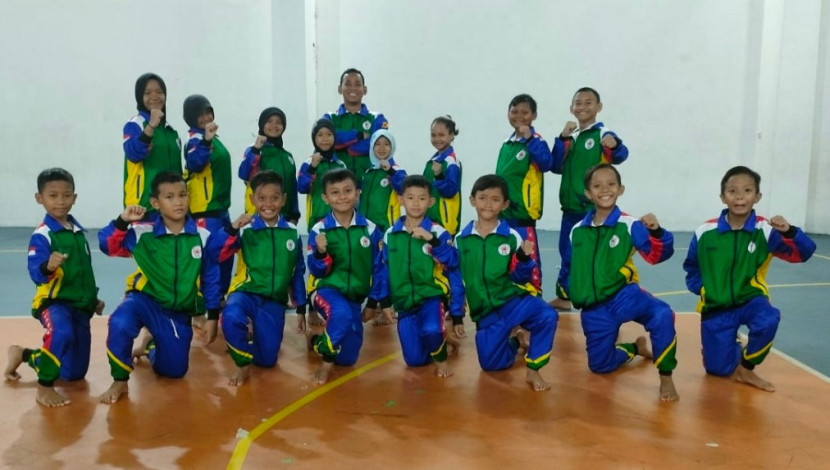 Atlet karate muda asal Kota Depok siap bertanding di Turnamen Internasional III Kei Shin Kan Karate-Do Indonesia di Bandung. (Foto: Dok Ruzka)