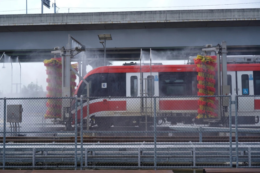 Ilustrasi.  Dengan total waktu pencucian hanya 2-3 menit untuk satu rangkaian kereta, ATWP mampu meningkatkan efisiensi waktu pencucian. (Foto: Humas LRT Jabodebek)