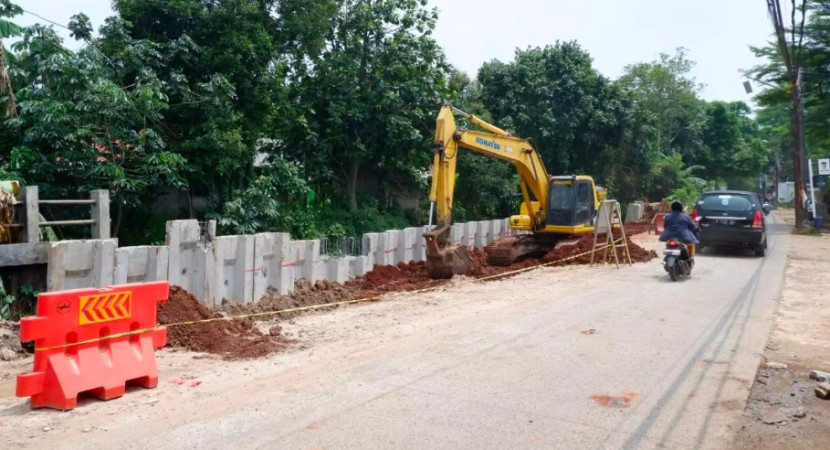 Pekerjaan rekonstruksi Jalan Tanah Baru. (Foto: Dok Diskominfo Kota Depok)