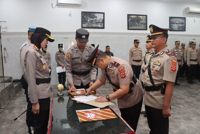 Mutasi di Polres Sukabumi Kota, Kapolres  Berharap Peningkatan Kinerja Jelang Pilkada