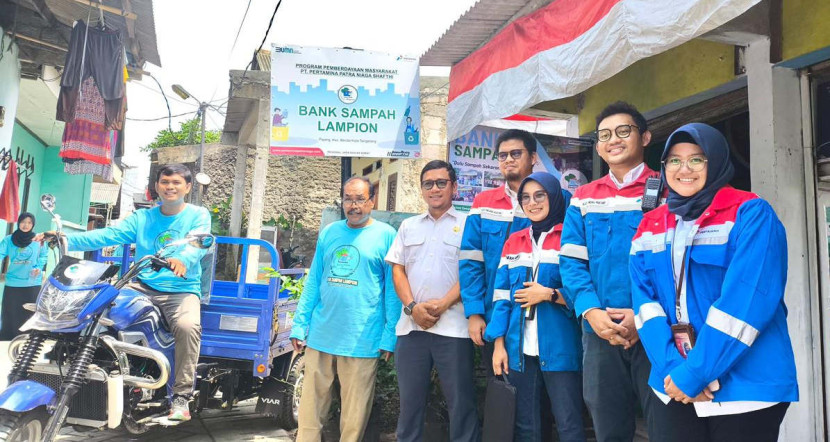 Tim CSR (Corporate Social Responsibility) Pertamina SHAFTHI juga turut memberikan arahan terkait kendala yang dihadapi masyarakat dalam menjalankan program dan replikasi Bank Sampah Lampion. (Foto: Dok RUZKA INDONESIA)