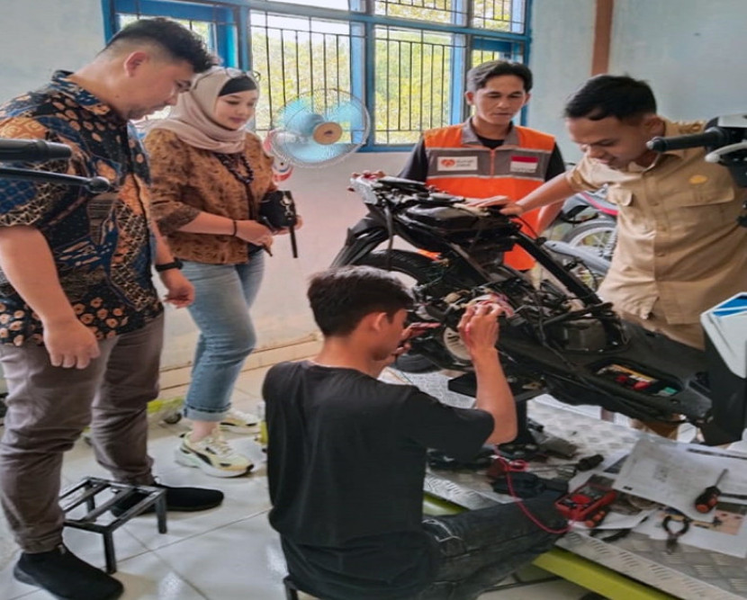 Sele Raya Belida Bantu <i>Box Culvert </i>Jembatan, Medco Beri Pelatihan Montir Motor