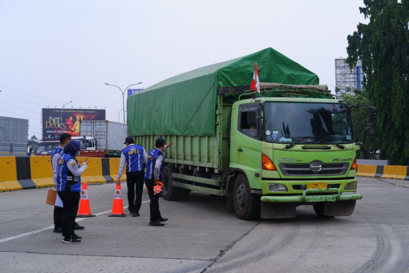 Truk sumbu 3 dilakukan pembatasan Sumber: