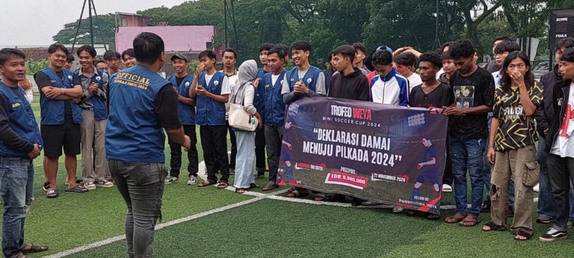 Deklarasi pilkada damai melalui kompetisi olahraga yang digelar mahasiswa Universitas Nusa Putra Sukabumi, Kamis (21/11/2024).