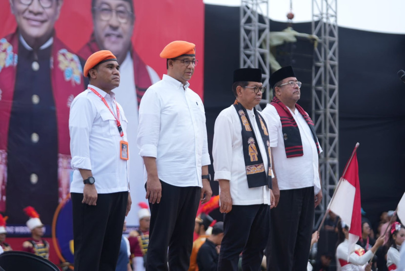 Mantan Gubernur DKI Jakarta Anies Baswedan (dua kiri) mengakui secara terbuka mendukung paslon nomor urut 3 pada Pilgub Jakarta 2024, Pramono Anung-Rano Karno. (Foto: Istimewa)