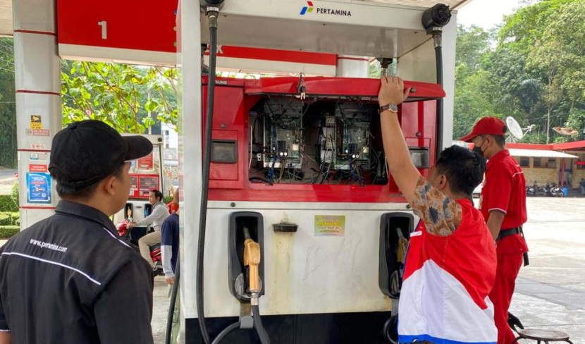 Pengecekan di salah satu Stasiun Pengisian Bahan Bakar Umum (SPBU) di wilayah operasional Regional JBB yang meliputi Provinsi Banten, DKI Jakarta, dan Jawa Barat. (Foto: Dok RUZKA INDONESIA)