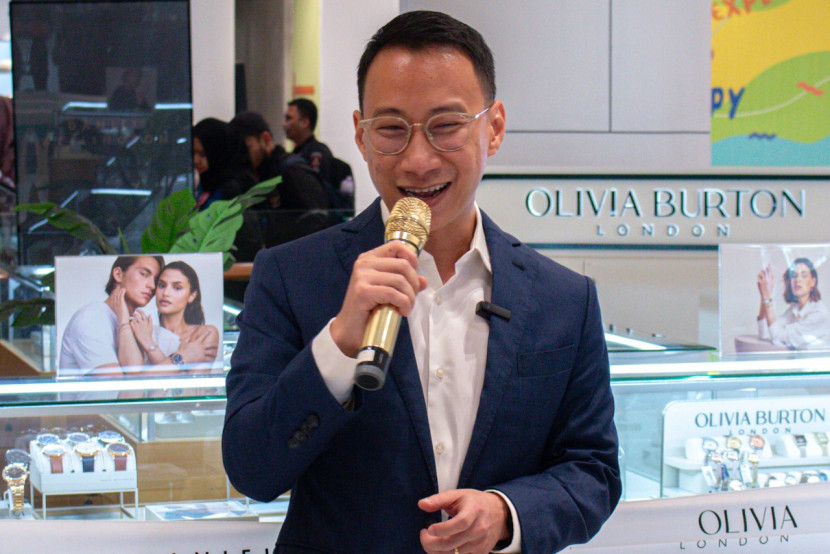 Erick Susanto selaku CEO PT Kami Gawi Berjaya (The Watch Co) memberikan keterangan tentang kehadiran toko terbaru Daniel Wellington dan Olivia Burton di Pakuwon Mall Bekasi, kemarin. (Foto: Ruzka Indonesia)