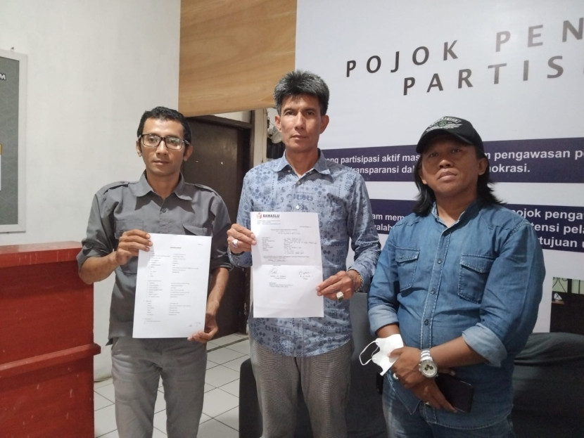 Pelaporan dugaan kampanye di masa tenang pilkada Kota Sukabumi, Senin (25/11/2024).