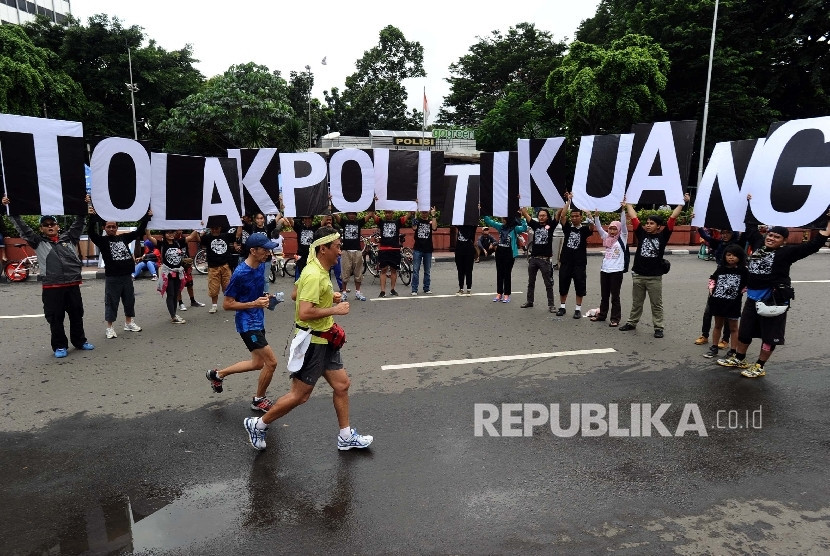 Kampanye tolak politik uang. (FOTO: Republika/ Tahta Aldilla)