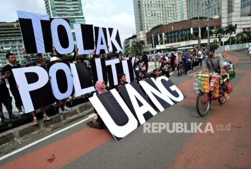 Kampanye tolak politik uang. (FOTO: Republika/ Tahta Aldilla)