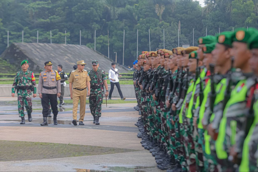 PJ Wali Kota Bandung A. Koswara turut memimpin apel gabungan pengamanan Pilkada 2024