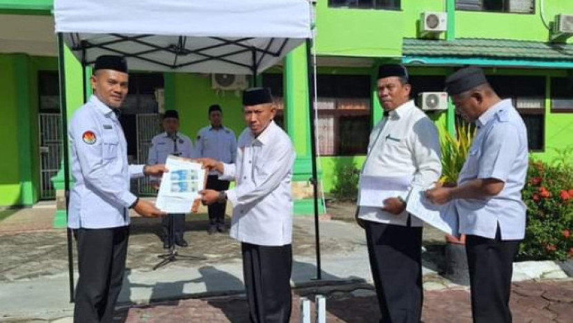 Tiga Kepala Kantor Urusan Agama (KUA) di Takalar kembalikan uang gratifikasi. Foto: Kemenag 