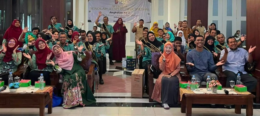 DP3AP2KB Kota Depok mewisuda sebanyak 22 pasang orang tua peserta Sekolah Ayah Bunda (SAB) Spesial Angkatan III. (Foto: Dok Diskominfo Kota Depok)