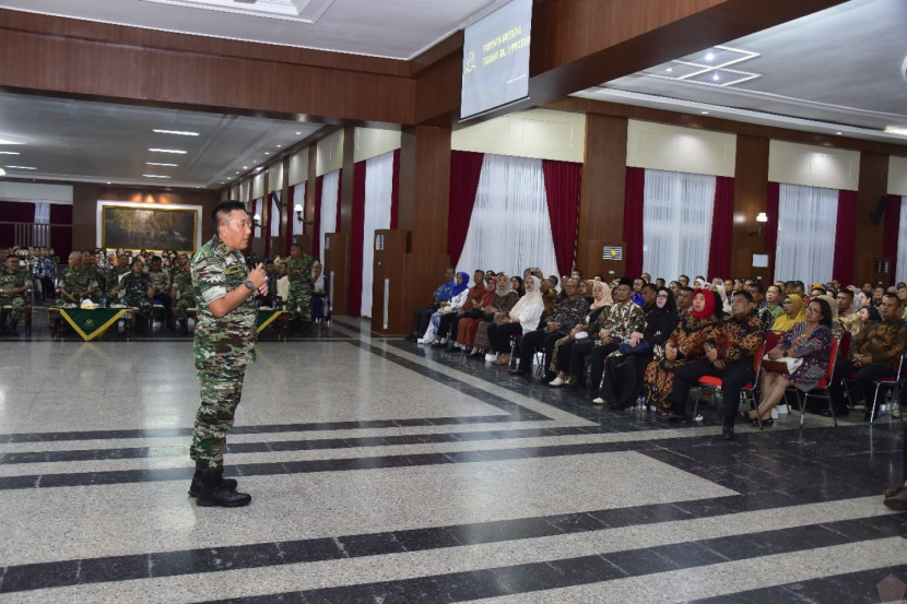 Kegiatan parents meeting dengan orang tua Taruna Tingkat I/Pratar. Foto: TNI