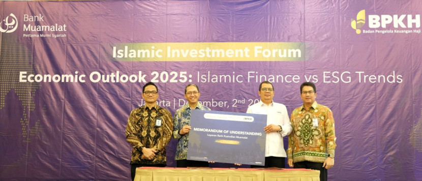 PT Bank Muamalat Indonesia Tbk dan Badan Pengelola Keuangan Haji (BPKH) menandatangani nota kesepahaman penyediaan jasa layanan kustodian di Jakarta pada Senin (2/12/2024). Penandatanganan dilakukan oleh SEVP Retail Banking Bank Muamalat Dedy Suryadi Dharmawan dan Deputi Analisa Portofolio, Penyelesaian Transaksi, dan Penempatan BPKH, Ari Supangat. (Foto: BMI)