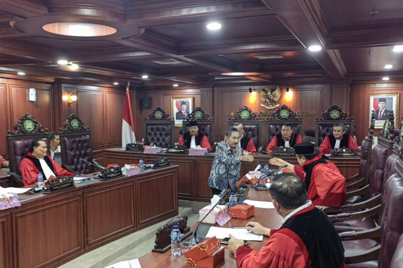 Sidang kode etik Mahkamah Kehormatan Dewan (MKD) DPR RI terhadap anggota Komisi V DPR RI Haryanto di Kompleks Parlemen, Senayan, Jakarta, Selasa (3/12/2024). (Foto: Antara)