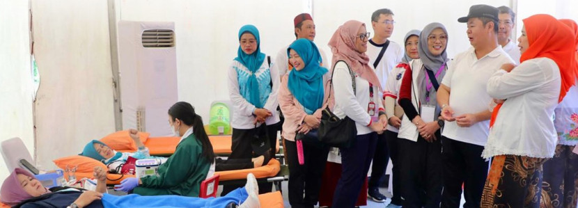 Dinas Kesehatan Provinsi DKI Jakarta dalam mengadakan kegiatan layanan pemeriksaan kesehatan dan donor darah ini dalam rangka peringatan Hari Ibu tahun 2024 Tingkat Nasional. Gambar: Dinas Kesehatan DKI Jakarta.