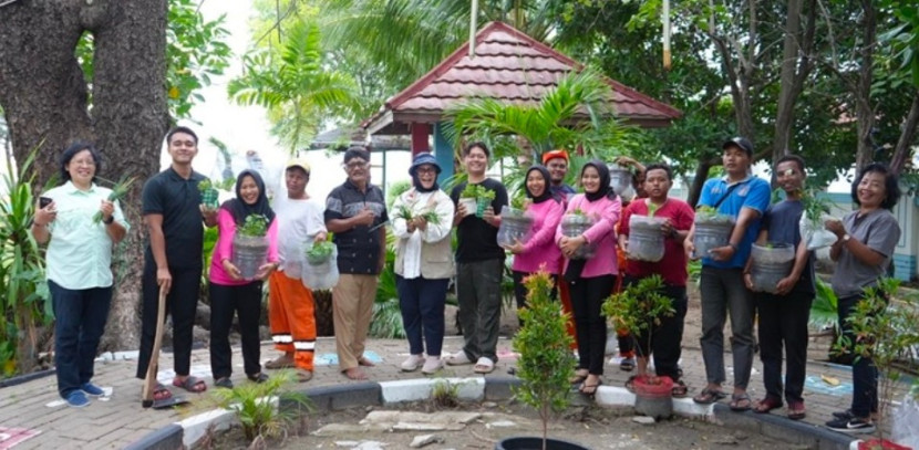 Pengmas SKSG UI di Pulau Untung Jawa, beri pelatihan ketahanan pangan dan pariwisata. (Foto: Dok Biro Humas & KIP UI)