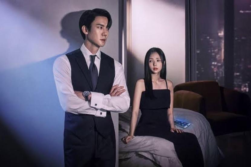 Yoo Yeon Seok dan Chae Soo Bin dalam serial When The Phone Rings. (Netflix)