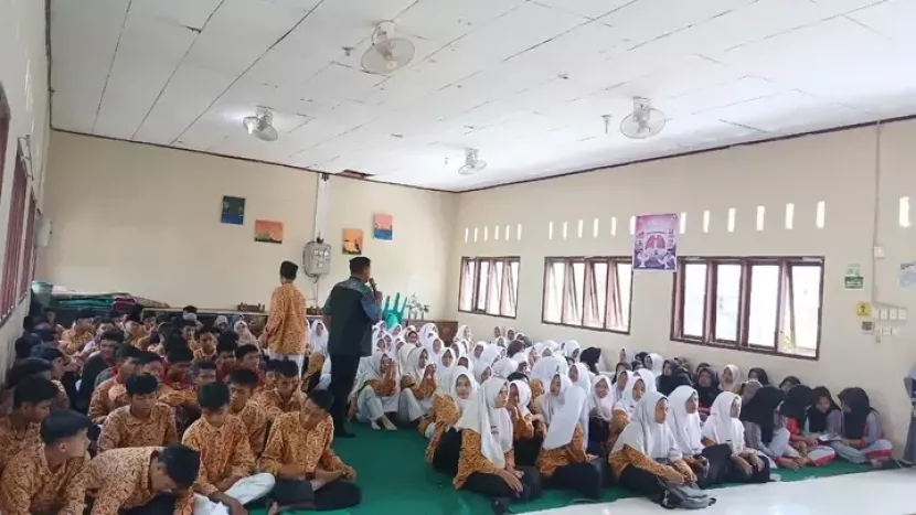 Aktivitas di SMAN 5 Sumatera Barat. Sumber: Facebook