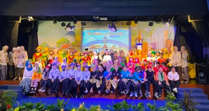 Pentas seni Assembly Grade 5 SDI Dian Didaktika menggaungkan tema The Culture of Depok City. (Foto: Dok Diskominfo Kota Depok)