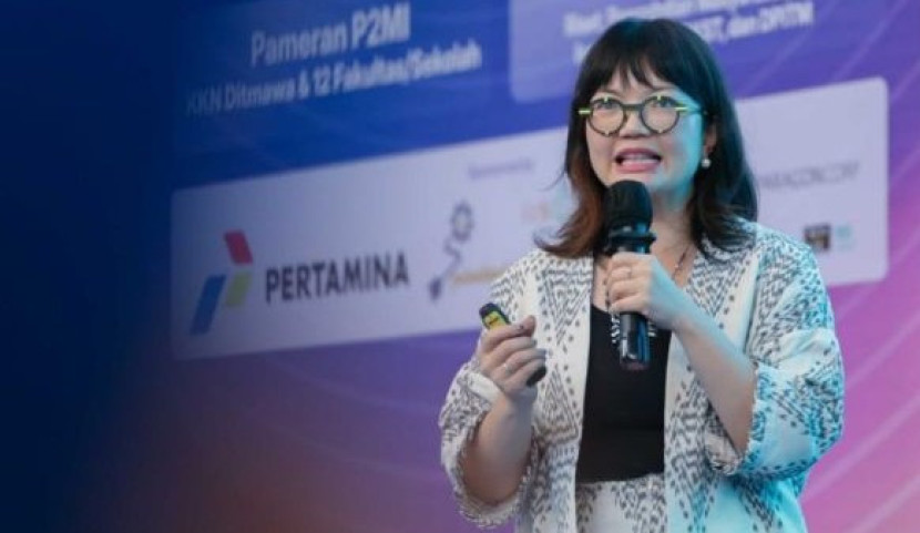 Wakil Menteri Pendidikan Tinggi, Sains, dan Teknologi (Wamendiktisaintek) Stella Christie saat menghadiri Pameran Hasil Riset, Inovasi, dan Pengabdian kepada Masyarakat (Prima) Institut Teknologi Bandung (ITB), Bandung, Senin (16/12/2024). (Foto: Kemdiktisaintek RI)