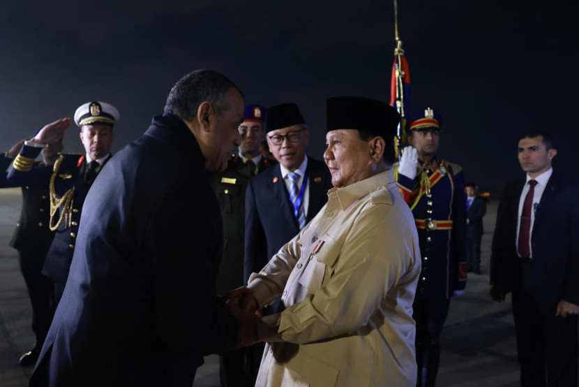 Presiden Prabowo Subianto di Bandara Internasional Kairo, Mesir, Selasa (17/12/2024) malam waktu setempat. Sumber: Setkab