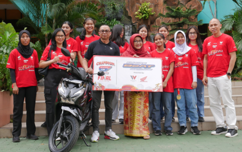 Penyerahan New Honda BeAT kepada para pemenang DBL Championship Jakarta dok Wahana