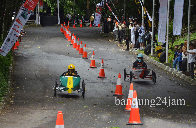 Lomba Kereta Peti Sabun (LKPS) di Sabuga, Kota Bandung, Ahad (15/12/2024). Foto: Edi Yusuf