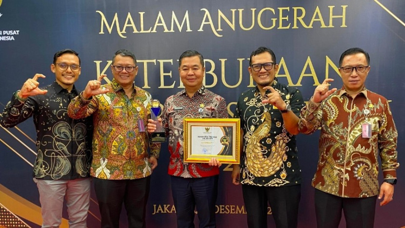 Pemprov Jakarta meraih predikat Informatif dalam Anugerah Keterbukaan Informasi Publik Tahun 2024 yang diselenggarakan Komisi Informasi Pusat di Movenpick Hotel Jakarta City Centre, Gambir, Jakarta Pusat, Selasa (17/12/2024). (Foto: Dok RUZKA INDONESIA)