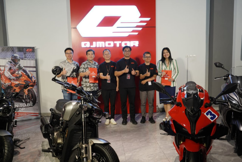 QJMOTOR Baru Saja Gelar Dealership Signing Ceremony (18/12) (Dok. MotoResto)