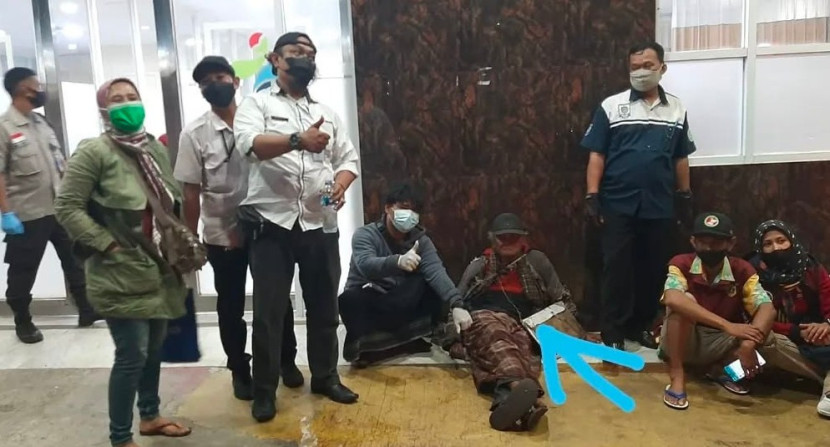 Dinsos Kota Depok kerap melakukan penanganan ODGJ atau orang gila yang berkeliaran di jalan. (Foto: Dok RUZKA INDONESIA)