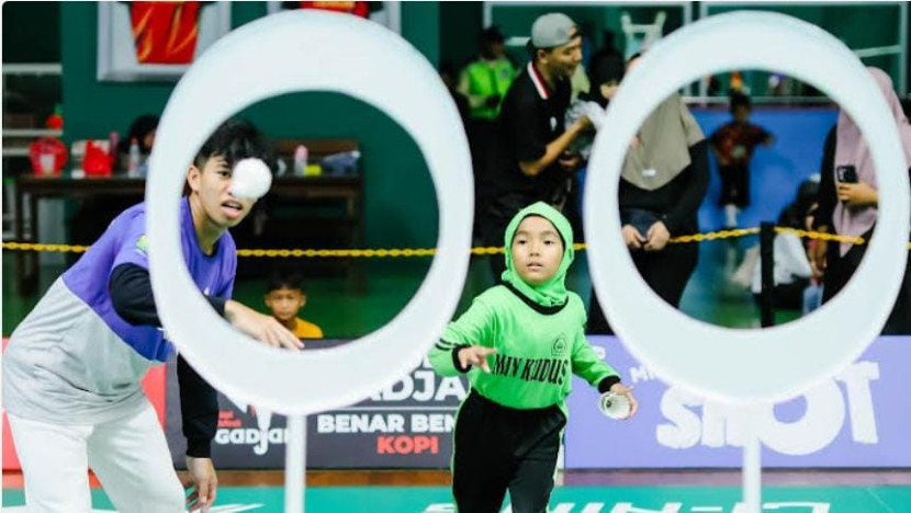 Salah satu peserta festival SenengMinton 2024. Acara di GOR Djarum, Jati, Kudus, Minggu (15/12/2024). (Foto: Dok Ruzka Indonesia)