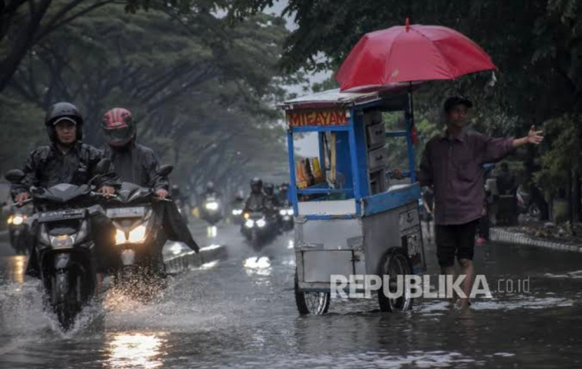 Warga Cinere, Kota Depok diimbau waspada bencana di saat musim penghujan. (Foto: Dok REPUBLIKA)