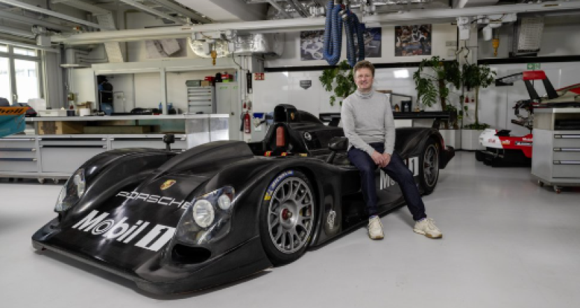 Allan McNish,  orang terakhir yang mengemudikan mobil balap ini pada tahun 1999  dok Porsche