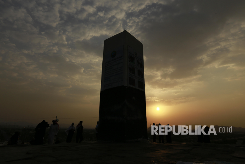 Jabal Rahmah, diyakini sebagai tempat bertemunya Nabi Adam Alaihissalam dan istrinya Siti Hawa/Ilustrasi. Foto: republika.co.id