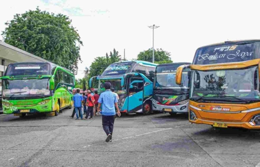 Suasana di Terminal Kalideres Jakarta menjelang libur Natal dan Tahun Baru 2025. (Foto: Dok Ruzka Indonesia/Ist)