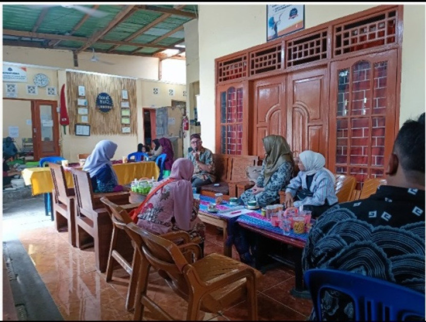 Produsen kerajinan khas Lombok