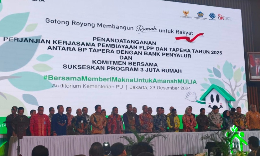 Kementerian Perumahan dan Kawasan Pemukiman menggelar penandatanganan komitmen bersama sukseskan program 3 juta rumah di Gedung Auditorium Kementerian Pekerjaan Umum (PU), Jakarta, Senin (23/12/2024). (Foto: Dok ASPPRIN)