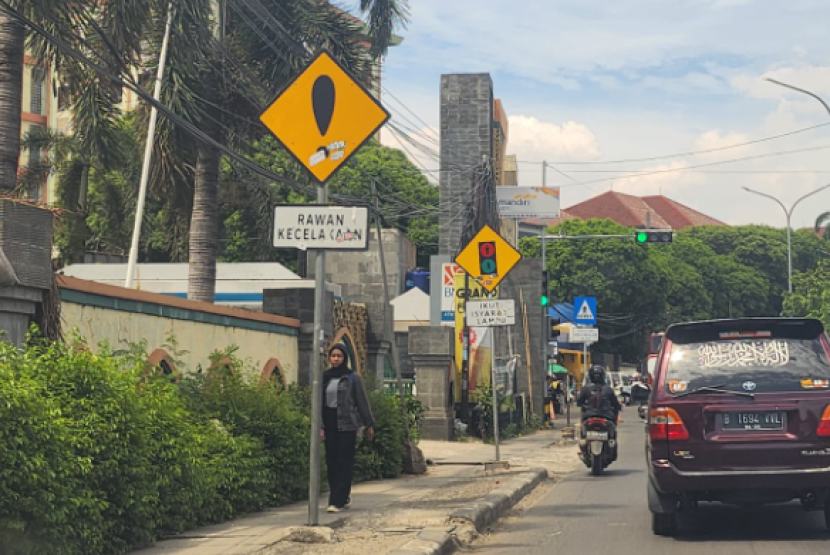 Marka jalan memiliki fungsi yang beragam.      dok Motoresto.id