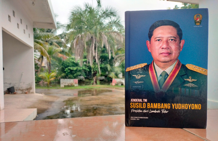 Buku Biografi Presiden SBY. (FOTO: Maspril Aries)